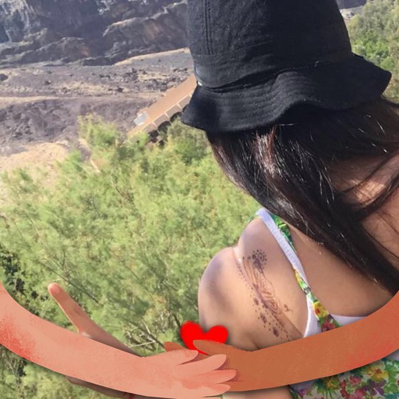 Meet your Posher, Zina - Picture 1 of 1